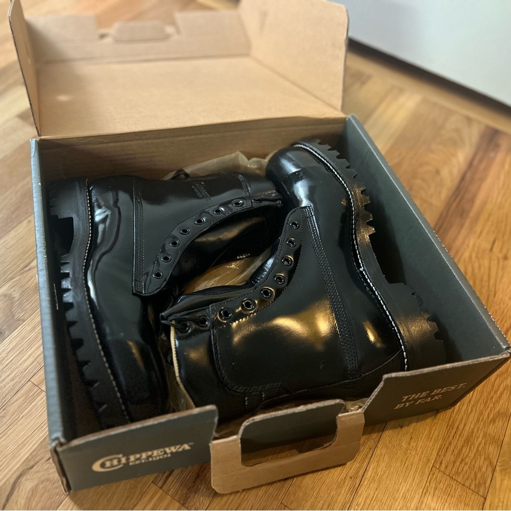 Chippewa men’s steel toe boots